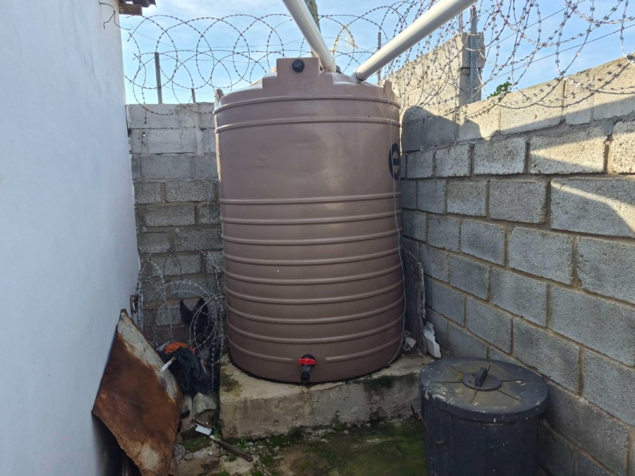2 Bedroom Property for Sale in Kwazakhele Eastern Cape